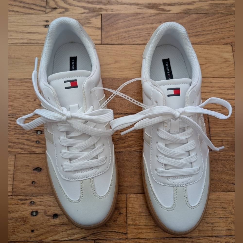 NWOT Tommy Hilfiger White & Beige Sneakers